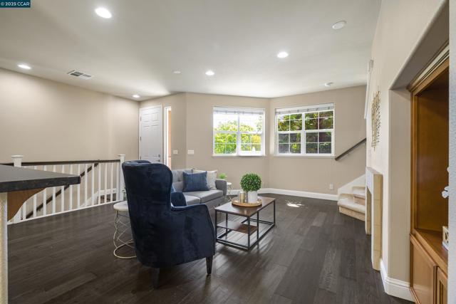 1121 Haven Street, Martinez CA: https://media.crmls.org/mediaz/8ebb457f-0a43-4841-be6b-25afd019ebee.jpg
