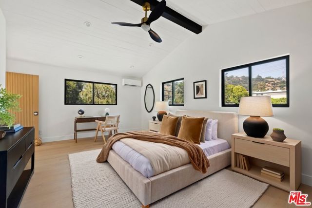 2716 Laurel Pass / Bypass, Los Angeles CA: https://media.crmls.org/mediaz/8ebba47f-dc86-4b18-951e-87c209e45610.jpg