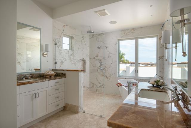 5114 Gordon Lane, San Diego, California 92109, 4 Bedrooms Bedrooms, ,3 BathroomsBathrooms,Single Family Residence,For Sale,Gordon Lane,250034538SD