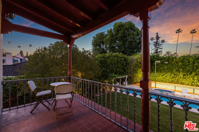 2086 S Oak Knoll Avenue, San Marino CA: https://media.crmls.org/mediaz/8ebc6db0-33f4-4576-9dc0-7bce016af5c5.jpg