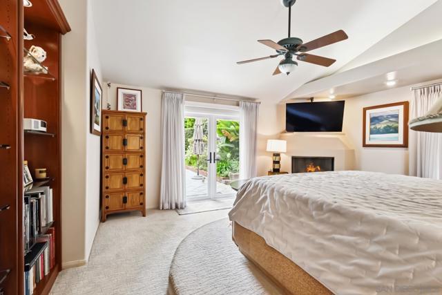5979 Via Zurita, La Jolla CA: https://media.crmls.org/mediaz/8ebc9bd6-e377-4459-934c-5d2b025d2bfb.jpg