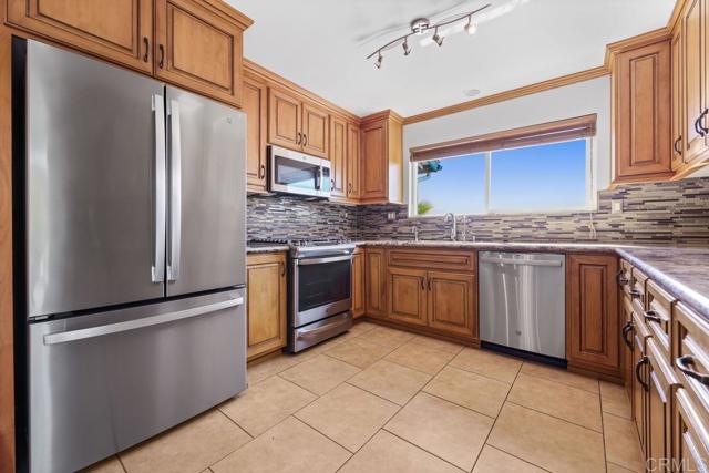 Image 15 of 58 For 12135 Los Amigos Way