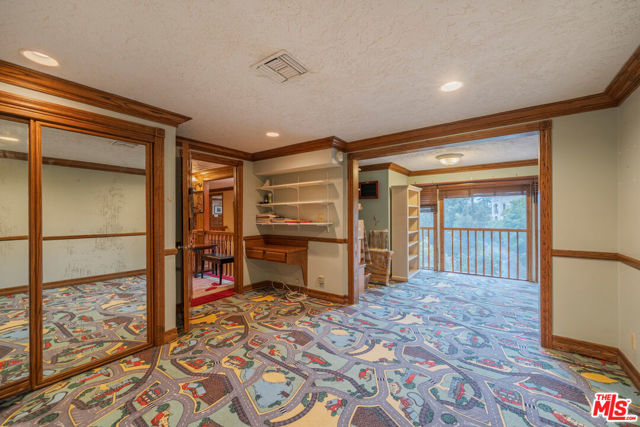 1242 Angelo Drive, Beverly Hills CA: https://media.crmls.org/mediaz/8ebd7c0d-22ac-4b23-a309-fe53faed619b.jpg
