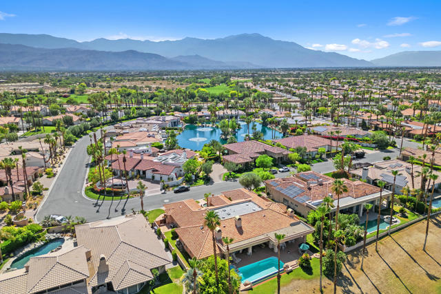 346 Crest Lake Drive, Palm Desert CA: https://media.crmls.org/mediaz/8ebdb2a1-720b-4436-92e4-ac0d53800e36.jpg