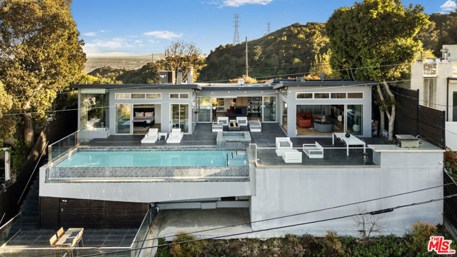 7275 Mulholland Drive, Los Angeles CA: https://media.crmls.org/mediaz/8ebdb667-ac74-48d9-ba32-7aabbb1a6836.jpg