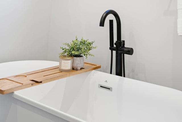 543 Tennyson Avenue, Palo Alto CA: https://media.crmls.org/mediaz/8ebdc3e1-893f-4e8b-881f-ce37f76f97d9.jpg