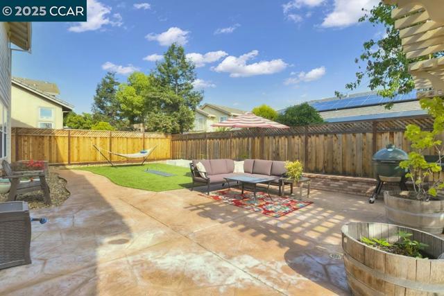 755 Boltzen St, Brentwood CA: https://media.crmls.org/mediaz/8ebfe32f-b745-446a-9479-095ad3a58f0f.jpg