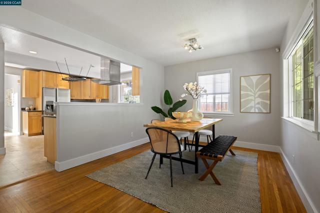 6417 Sunnymere Ave, Oakland CA: https://media.crmls.org/mediaz/8ebffef6-a422-4bc3-bb89-86bcfc0670cf.jpg