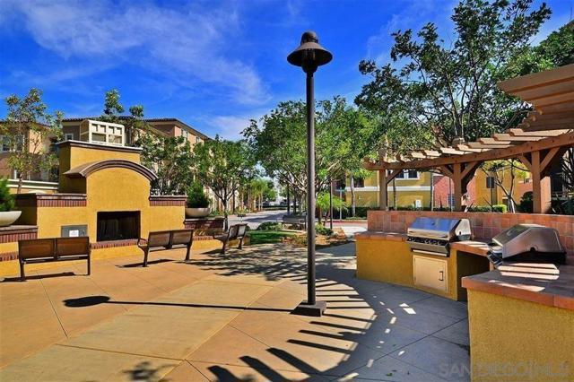 5059 Juneberry Ct, San Diego CA: https://media.crmls.org/mediaz/8ec012c9-71b9-4136-9f26-cbeab1dd1e69.jpg