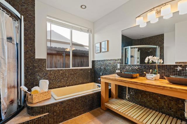1785 Caliban Drive, Encinitas CA: https://media.crmls.org/mediaz/8ec03661-9848-4967-8355-108ebf99977a.jpg