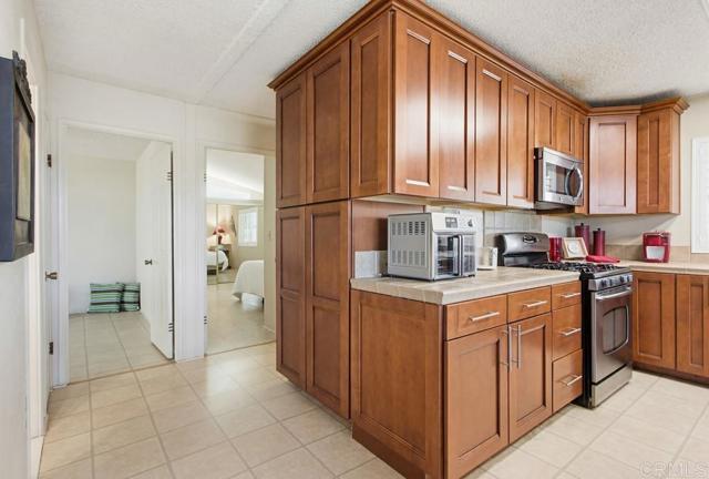 Detail Gallery Image 9 of 49 For 1930 W San Marcos Blvd #172,  San Marcos,  CA 92078 - 2 Beds | 2 Baths