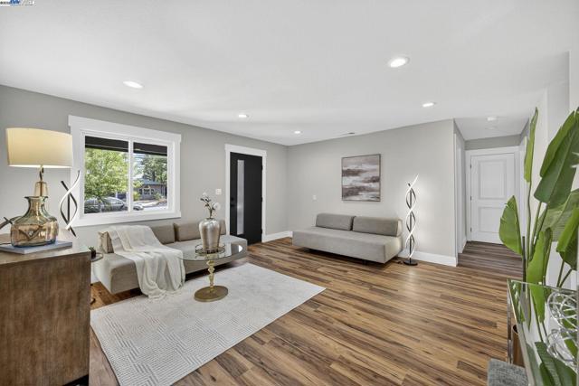191 Cortsen Rd, Pleasant Hill CA: https://media.crmls.org/mediaz/8ec084d9-eb2f-4fcd-85ac-9ad42fafd57f.jpg