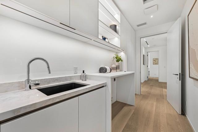 1068 Riverside Drive, Los Altos CA: https://media.crmls.org/mediaz/8ec0baab-f60e-447d-9c32-8e787906f4f7.jpg