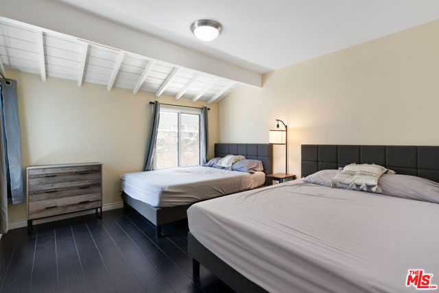 328 E Plymouth Street, Inglewood CA: https://media.crmls.org/mediaz/8ec1ab49-634b-4450-aa11-6c8339b1e104.jpg