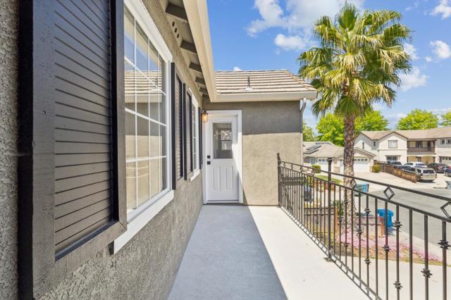 6371 Blackberry Court, Gilroy CA: https://media.crmls.org/mediaz/8ec21864-b55d-4f41-a23e-de91533905a4.jpg