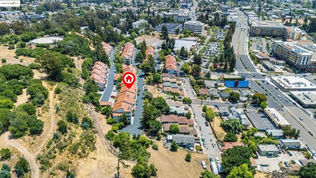 22012 Sevilla Rd, Hayward CA: https://media.crmls.org/mediaz/8ec241b2-596a-4129-8917-c892aeb3d2d3.jpg