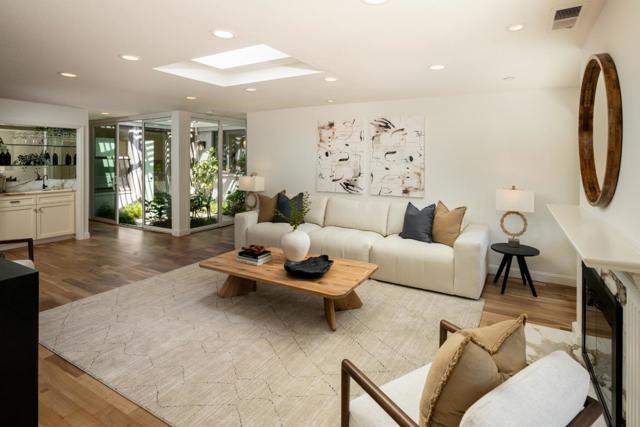4 Bay Tree Lane, Los Altos CA: https://media.crmls.org/mediaz/8ec31b02-f4d9-49c0-8178-b97c067f2365.jpg