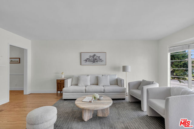 5248 Parkglen Avenue, Los Angeles CA: https://media.crmls.org/mediaz/8ec3b69f-a252-46a6-8fc7-5d932e6a6548.jpg