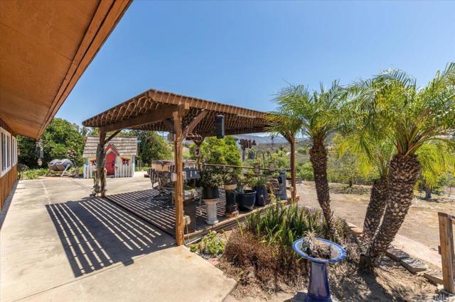 Detail Gallery Image 58 of 60 For 945 El Paseo, Vista,  CA 92084 - 4 Beds | 3 Baths
