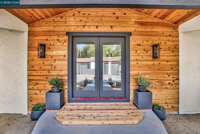 5505 Old School Rd, Pleasanton CA: https://media.crmls.org/mediaz/8ec4a306-38a9-40e4-9e17-22c36a76b81c.jpg