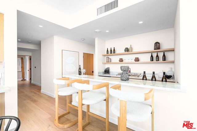 900 W Olympic Boulevard, Los Angeles CA: https://media.crmls.org/mediaz/8ec4ee90-1b79-419b-adba-17eb7b4e1b33.jpg