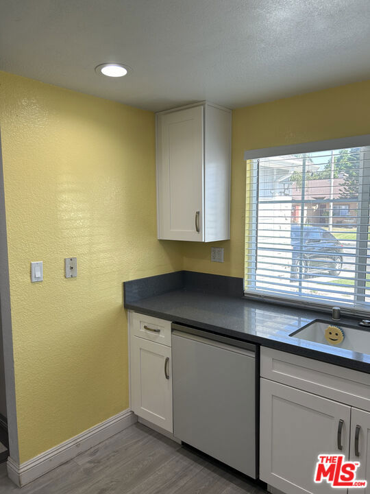 14179 Long View Drive, Fontana CA: https://media.crmls.org/mediaz/8ec51592-b336-4c26-a2d1-a9ebab0a7e1a.jpg