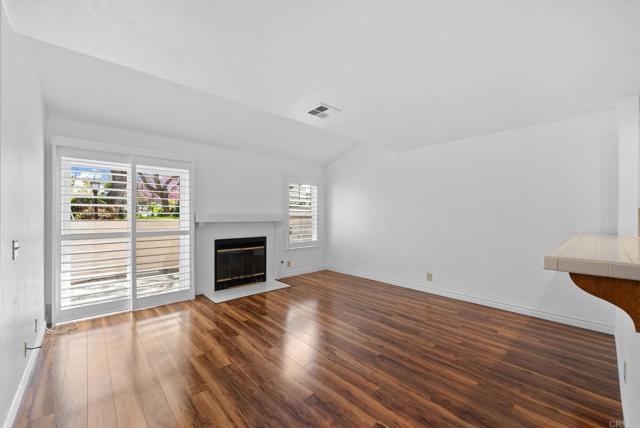 7636 Palmilla Drive, San Diego CA: https://media.crmls.org/mediaz/8ec54a2a-3b5c-4cd1-8473-249fcbe64290.jpg