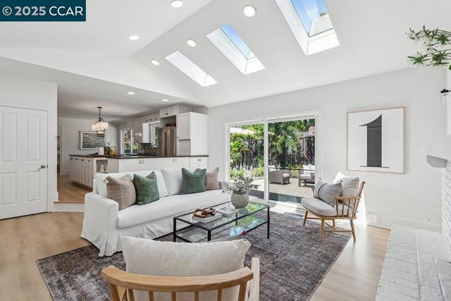 1245 Rimer Dr, Moraga CA: https://media.crmls.org/mediaz/8ec5acff-4cd9-48ab-8d3b-34fc468bedf3.jpg