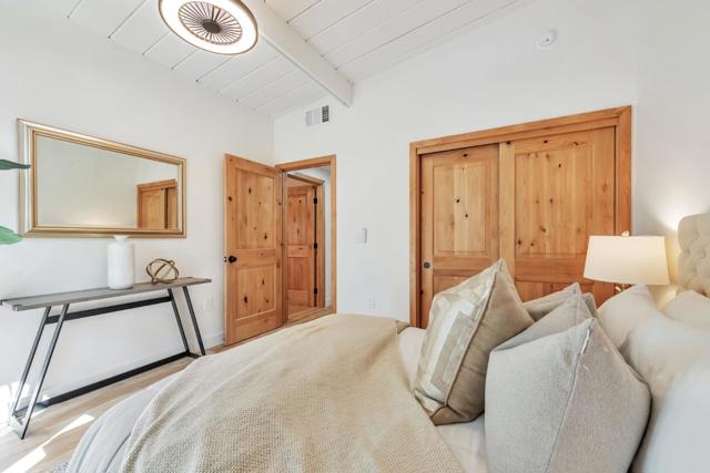 4225 Park Boulevard, Palo Alto CA: https://media.crmls.org/mediaz/8ec5e13c-ec5f-4584-8518-5d961803aded.jpg