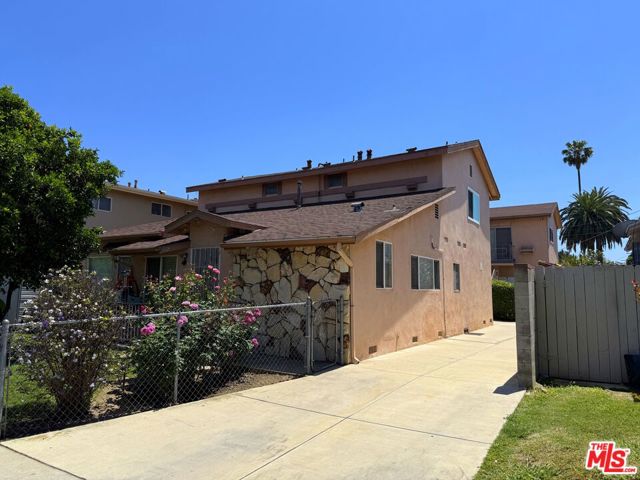 13444 Burbank Boulevard, Sherman Oaks CA: https://media.crmls.org/mediaz/8ec5fc43-f8d1-4e15-8e0d-02aa78a722c1.jpg