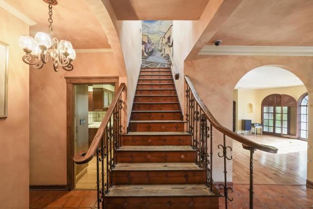 730 Hillsborough Boulevard, Hillsborough CA: https://media.crmls.org/mediaz/8ec61af7-e989-47ca-9f91-e8d7b673b814.jpg