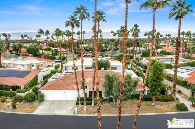 87 Magdalena Drive, Rancho Mirage CA: https://media.crmls.org/mediaz/8ec82bfe-1e75-427f-a6b0-e9833983b235.jpg