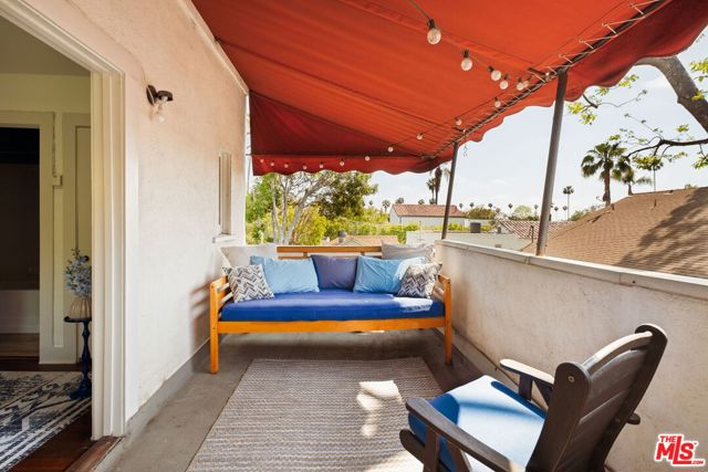 1620 N Genesee Avenue, Los Angeles CA: https://media.crmls.org/mediaz/8ec867a3-924b-4562-801e-bb8735d2f017.jpg