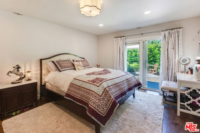 1009 Jeannette Avenue, Thousand Oaks CA: https://media.crmls.org/mediaz/8ec88bb5-365c-44d7-abec-a78ac54bfa74.jpg
