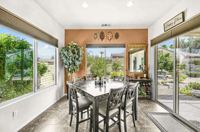 81662 Corte Valdemoro, Indio CA: https://media.crmls.org/mediaz/8ec8a505-02a6-4259-bef9-03dcf6c5d456.jpg