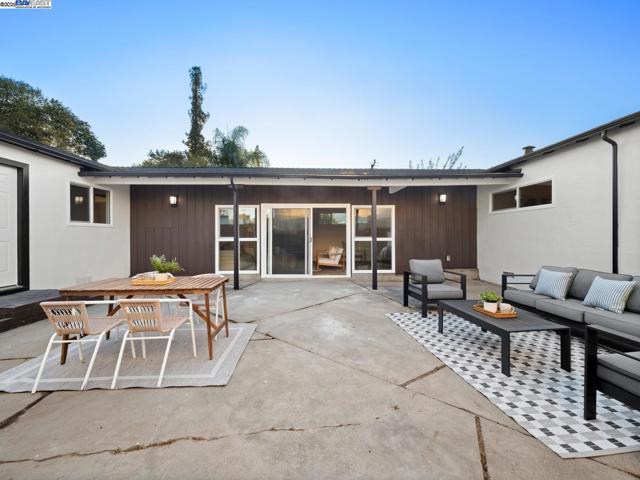 1607 Ward St, Hayward CA: https://media.crmls.org/mediaz/8ec8d1d0-fa7a-44fc-a68f-9fe6a9724e93.jpg