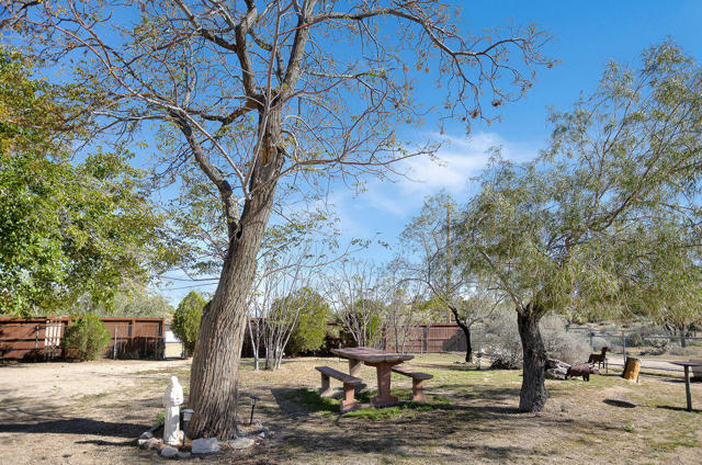 5134 Mormon Avenue, Yucca Valley CA: https://media.crmls.org/mediaz/8ec944ee-68ac-4e87-a8bb-c6ecb1d3e4c7.jpg