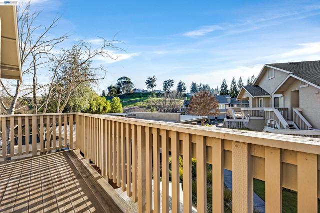 3769 Crow Canyon Rd, San Ramon CA: https://media.crmls.org/mediaz/8ec9f6ff-15c0-449a-af1f-28213040176b.jpg