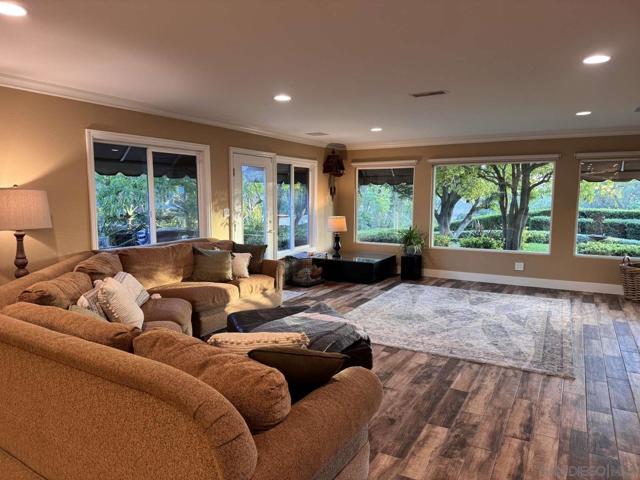 5553 Scenic View Dr, Yorba Linda CA: https://media.crmls.org/mediaz/8eca1930-bc3a-4d26-bb5b-d01fbbb2aa3f.jpg