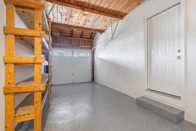 560 6th Avenue, Menlo Park CA: https://media.crmls.org/mediaz/8ecac8ff-7e9c-43a8-875a-fecba5d97d3f.jpg