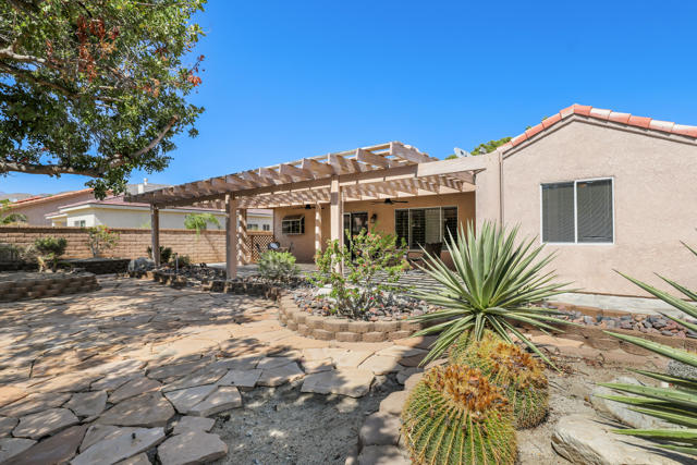 9391 Brookline Avenue, Desert Hot Springs CA: https://media.crmls.org/mediaz/8ecbab13-663b-447f-8837-c50d576ebd9f.jpg