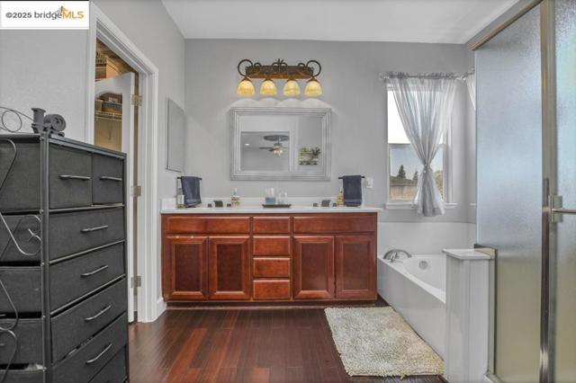 25 Solitude Ct, Oakley CA: https://media.crmls.org/mediaz/8ecbb905-4a04-4d02-bc69-88f093877ed2.jpg