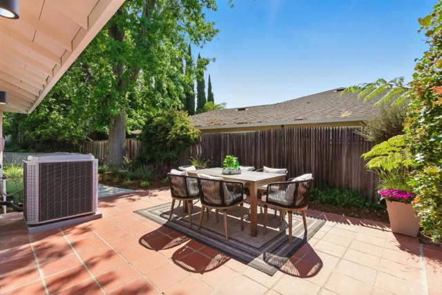 1863 Edgewood Drive, Palo Alto CA: https://media.crmls.org/mediaz/8ecbe071-4852-4b31-bae8-cb4c820abba7.jpg
