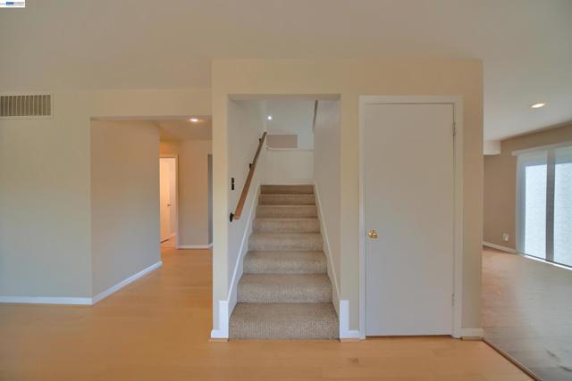 1425 Forest Dr, Turlock CA: https://media.crmls.org/mediaz/8ecd31f6-f0e2-4f4e-a609-00d266b5cad3.jpg