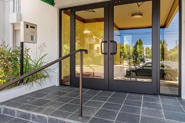 181 Del Medio Avenue, Mountain View CA: https://media.crmls.org/mediaz/8eceff2d-da4e-4ff9-8c89-ec82a8ca6818.jpg