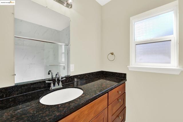 1232 78Th Ave, Oakland CA: https://media.crmls.org/mediaz/8ecfa4a5-7dd8-4d1e-a044-da06decbf8b3.jpg