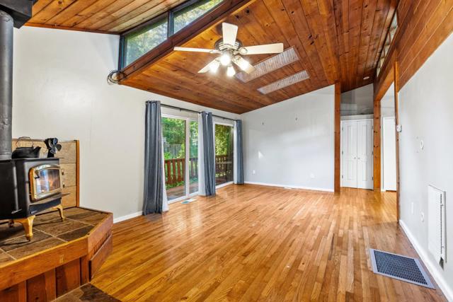 15040 Fern Avenue, Boulder Creek CA: https://media.crmls.org/mediaz/8ecfe15b-8a1c-4274-b620-628885a297ff.jpg