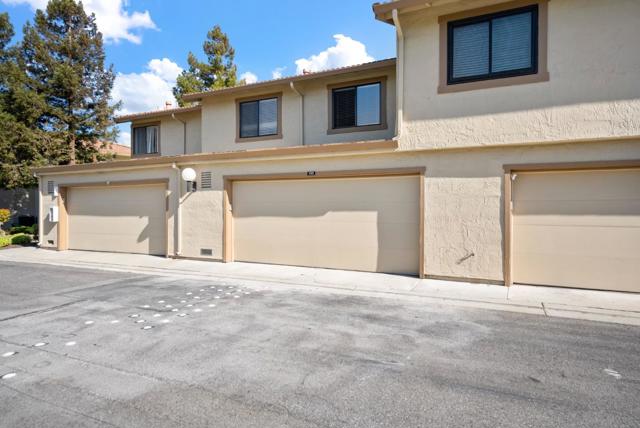 405 Colony Knoll Drive, San Jose CA: https://media.crmls.org/mediaz/8ed0402c-3b18-4667-b5e0-c365665175c5.jpg