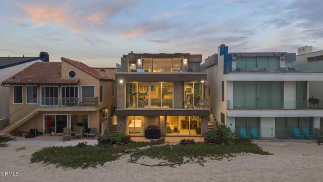 3629 Ocean Drive, Oxnard CA: https://media.crmls.org/mediaz/8ed0bcf3-23dd-4fe6-a54d-b49123f2e8f9.jpg