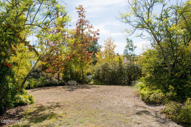 2219 Mapleleaf Avenue, Newbury Park CA: https://media.crmls.org/mediaz/8ed1b064-4824-4b09-a8aa-88624a9a25e9.jpg